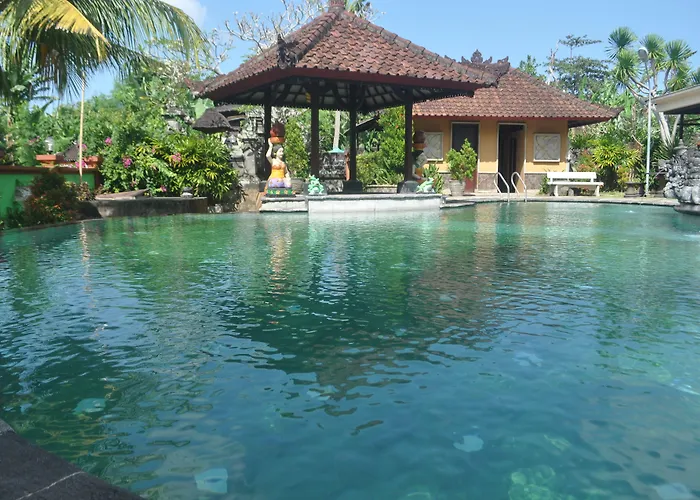 Dewi Sinta And Restaurant Tanah Lot
