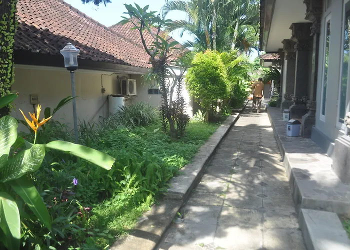 Hotel Dewi Sinta And Restaurant 3*